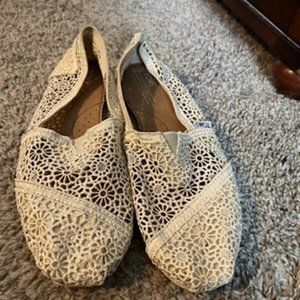 White Lace Toms